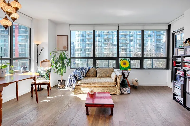 404 1688 PULLMAN PORTER STREET - photo 3 of 25