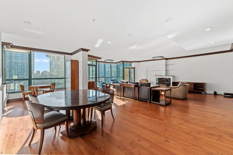 2001 1239 W GEORGIA STREET - photo 1 of 18