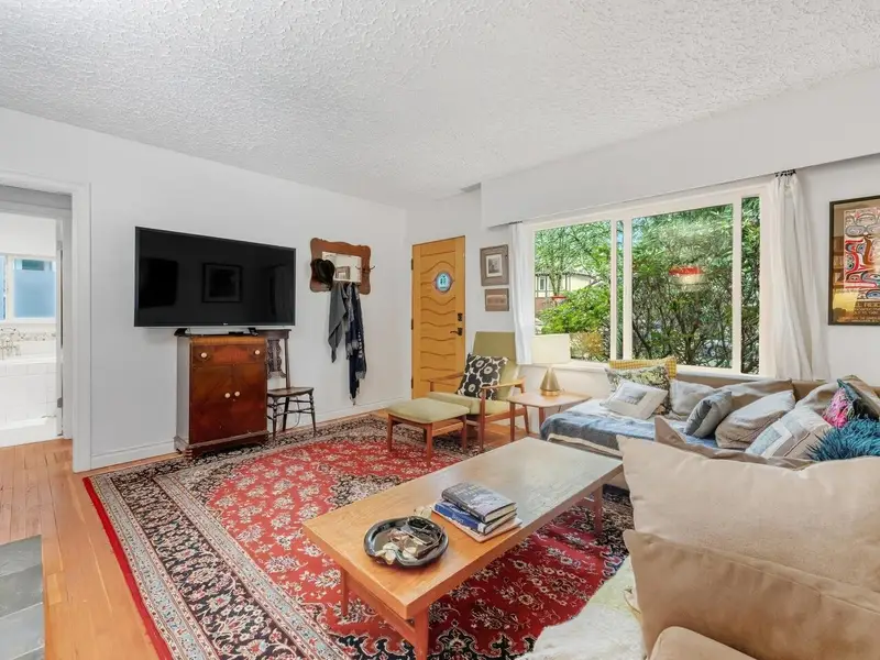 2917 E 28TH AVENUE - photo 4 of 25