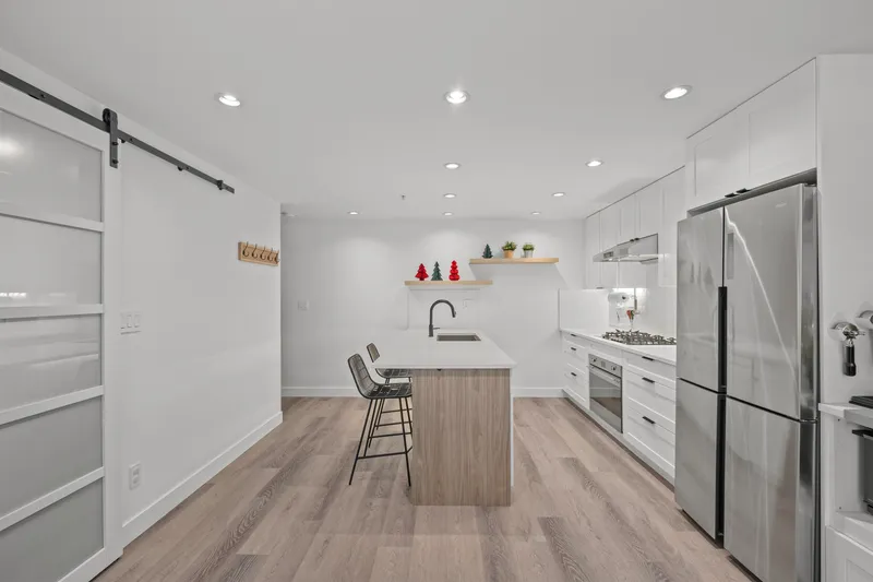 2405 HEATHER STREET - photo 3 of 25