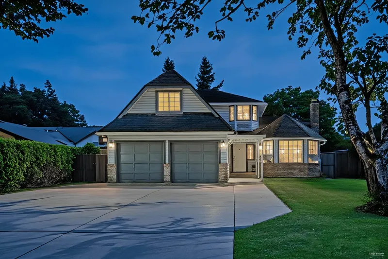 13330 59B AVENUE - photo 2 of 25