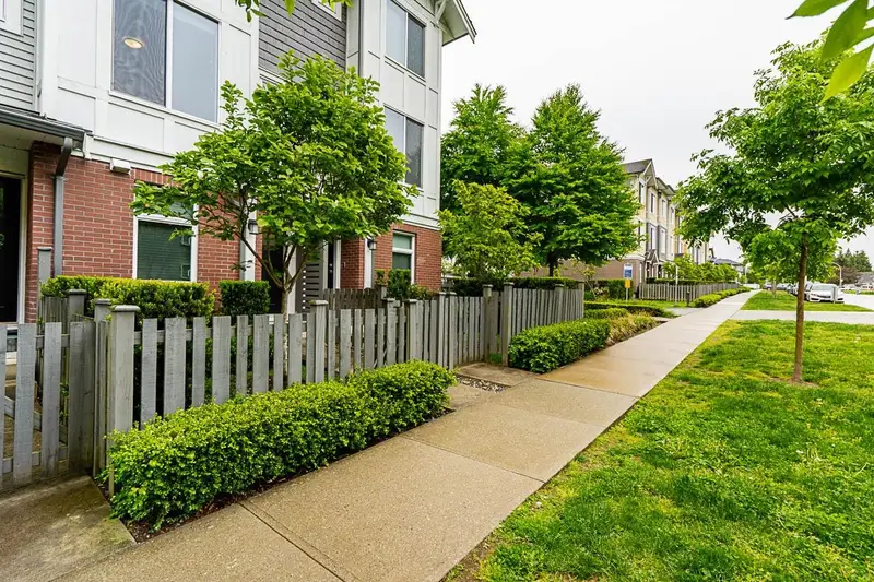 2 9718 161A STREET - photo 4 of 25