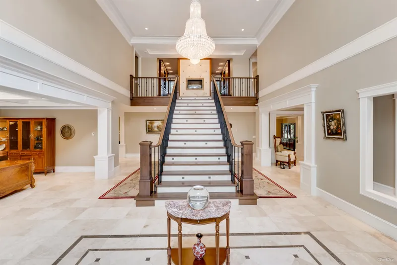 13939 28 AVENUE - photo 2 of 25