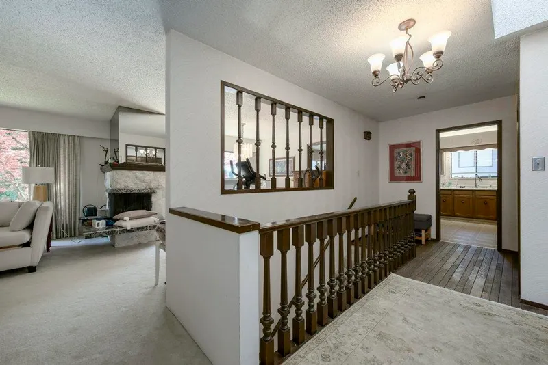 8194 WOODLAKE COURT - photo 3 of 25