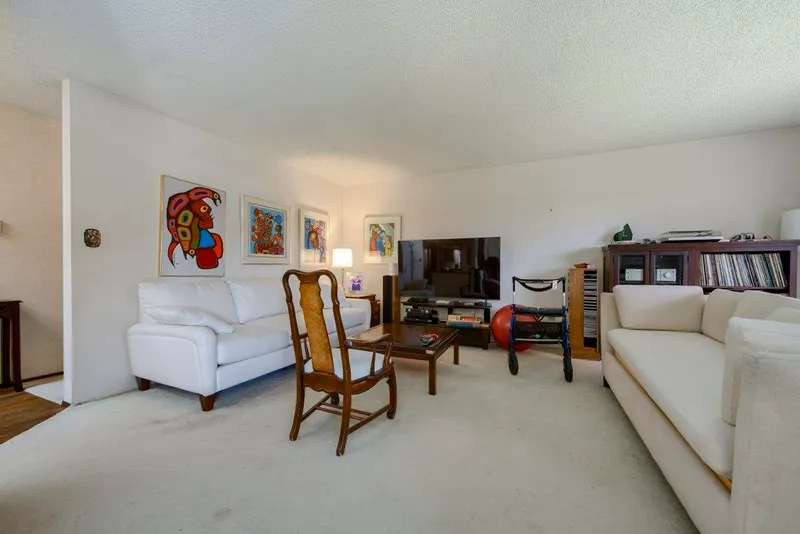 8194 WOODLAKE COURT - photo 4 of 25