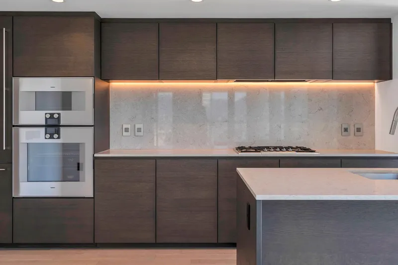 1303 1408 ROBSON STREET - photo 3 of 13