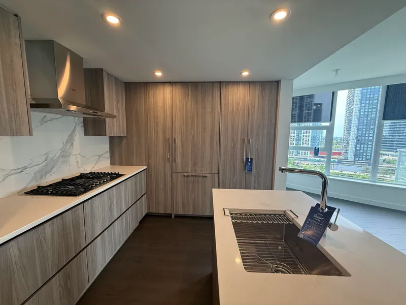 1308 13768 100 AVENUE - photo 4 of 25