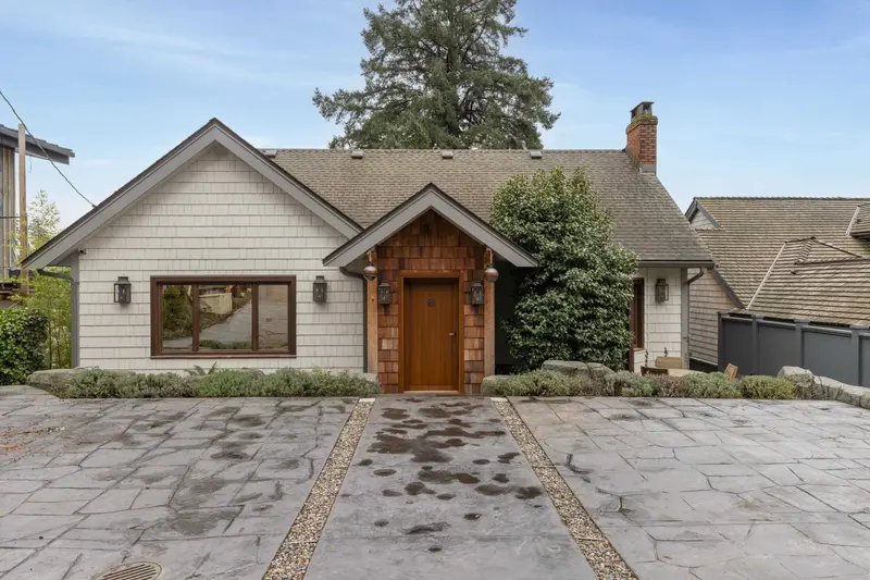 3298 RADCLIFFE AVENUE - photo 2 of 25