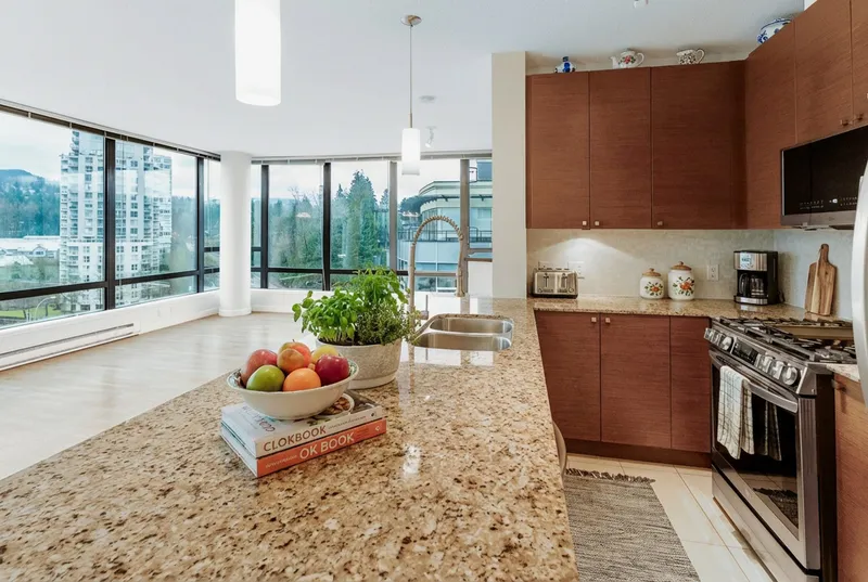 708 110 BREW STREET - photo 3 of 25