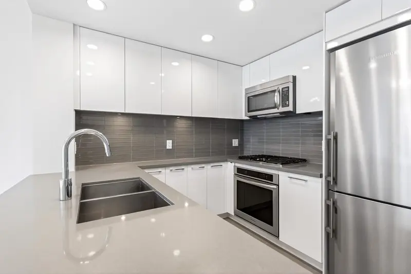 2005 4880 BENNETT STREET - photo 3 of 25