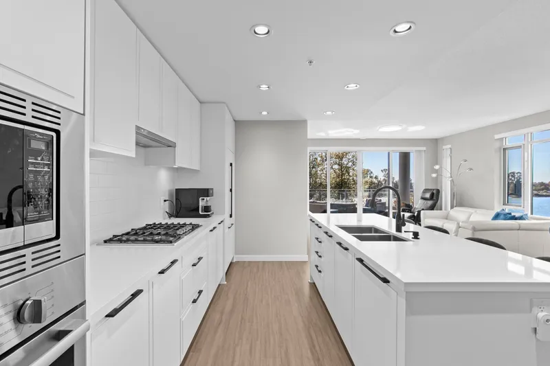 508 3198 RIVERWALK AVENUE - photo 3 of 25