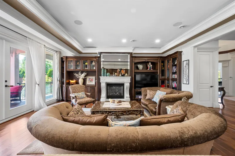 16418 36A AVENUE - photo 4 of 25