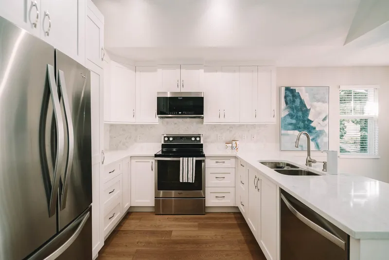 19 14877 33 AVENUE - photo 3 of 25