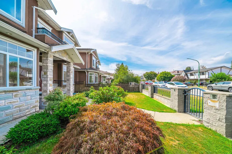 3968 SPRUCE STREET - photo 3 of 25