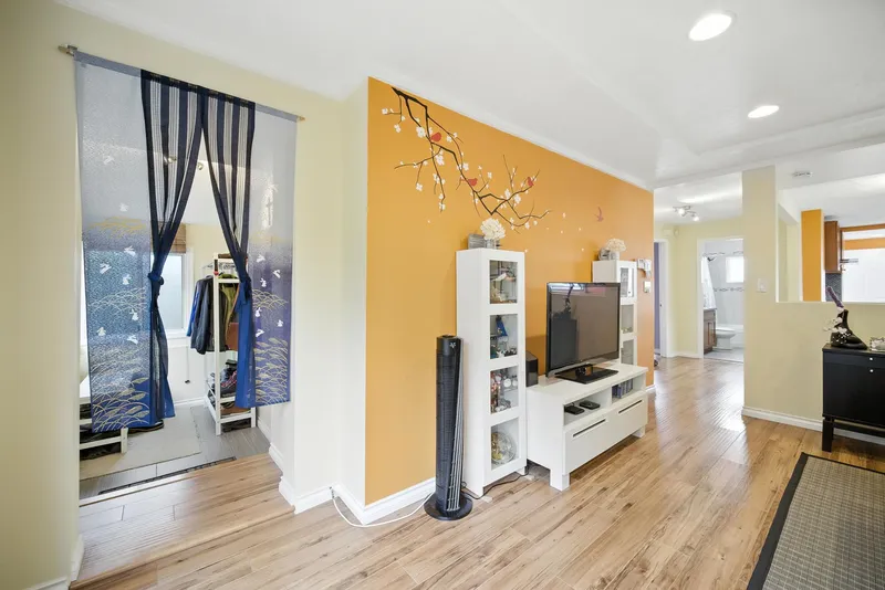 966 E 64TH AVENUE - photo 3 of 25