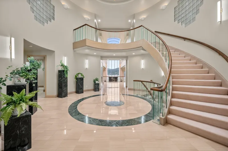 828 BEACHVIEW DRIVE - photo 2 of 25