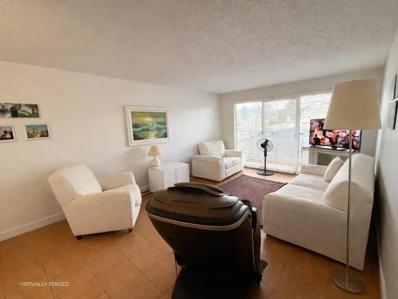 305 620 EIGHT AVENUE - photo 3 of 19