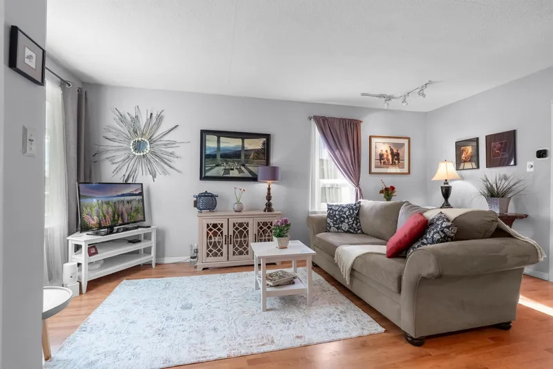 20283 LORNE AVENUE - photo 1 of 25