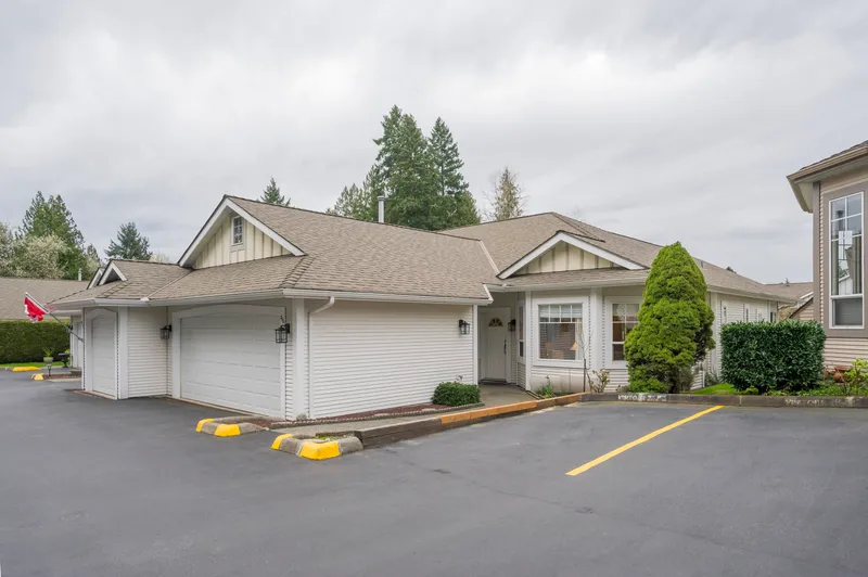 313 20655 88 AVENUE - photo 1 of 25