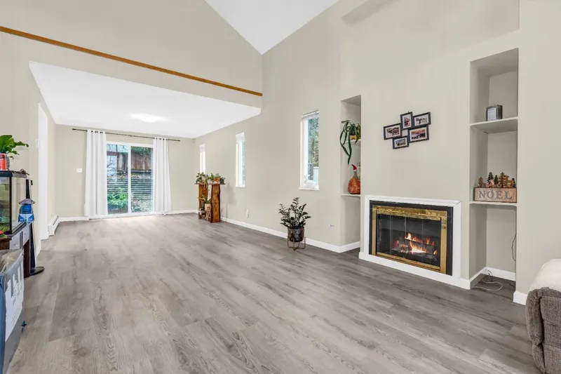 1400 MEADOWVIEW COURT - photo 3 of 25