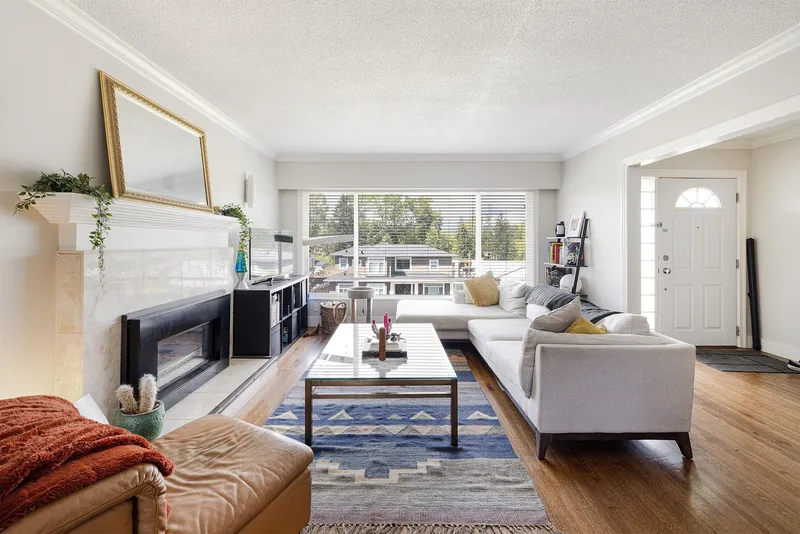 4378 BRIARWOOD CRESCENT - photo 1 of 25