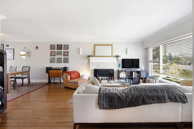 4378 BRIARWOOD CRESCENT - photo 4 of 25