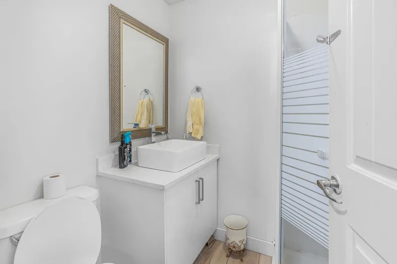 13906 68 AVENUE - photo 4 of 14