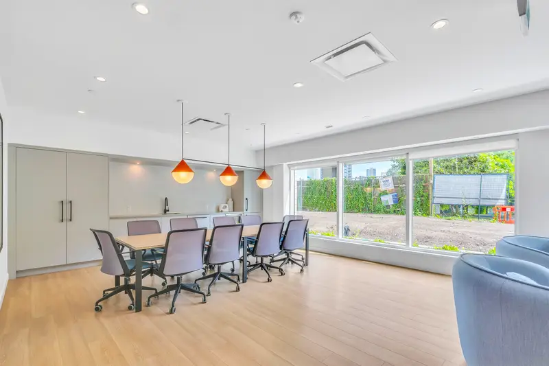 1309 13725 GEORGE JUNCTION - photo 4 of 25