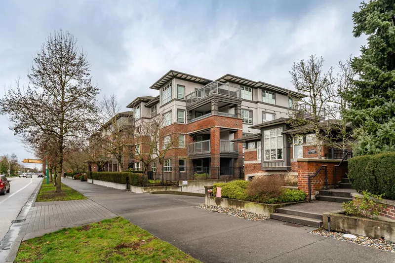 312 18755 68 AVENUE - photo 2 of 25