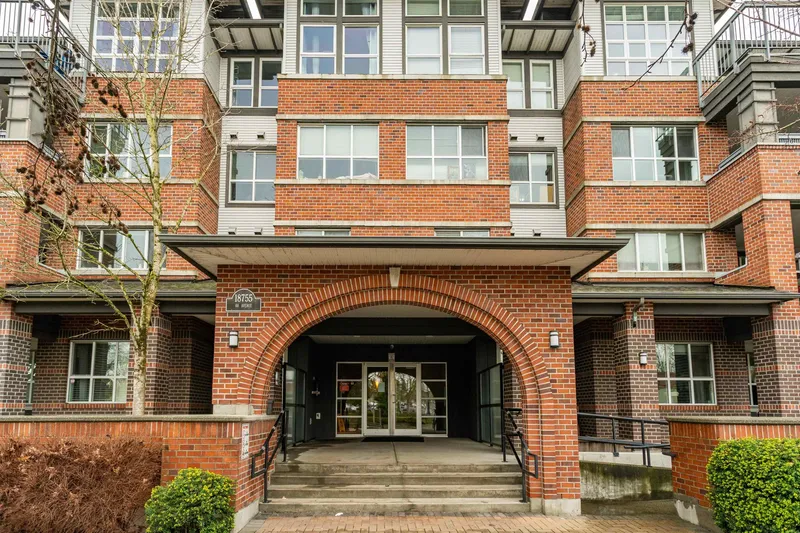 312 18755 68 AVENUE - photo 3 of 25