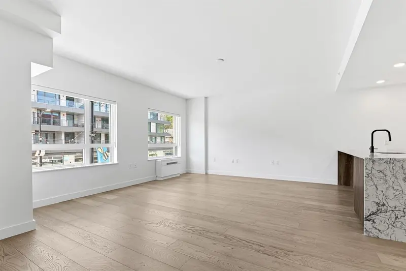 204 3590 W 39TH AVENUE - photo 4 of 22