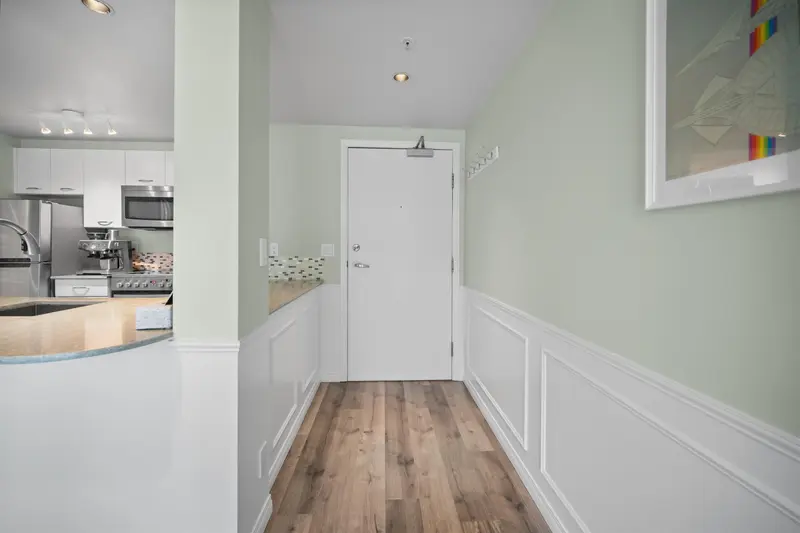 1001 1331 W GEORGIA STREET - photo 2 of 25