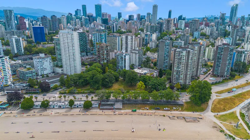 201 1251 CARDERO STREET - photo 2 of 25