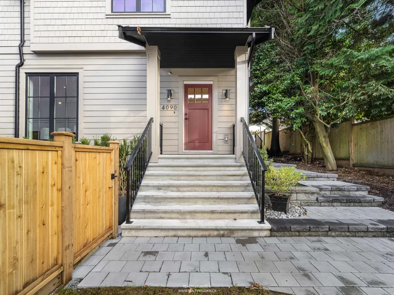 4090 MAPLE CRESCENT - photo 3 of 25