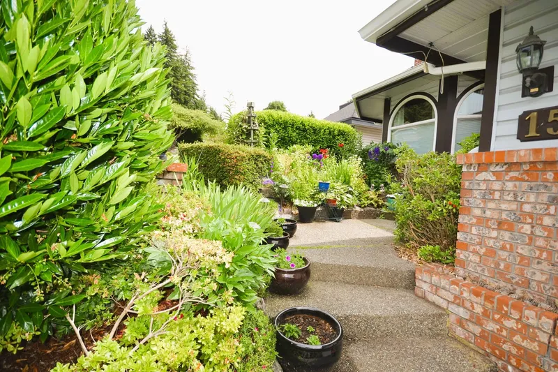 15 PARKWOOD PLACE - photo 2 of 25