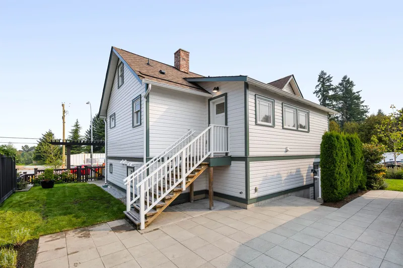 19678 80 AVENUE - photo 3 of 25