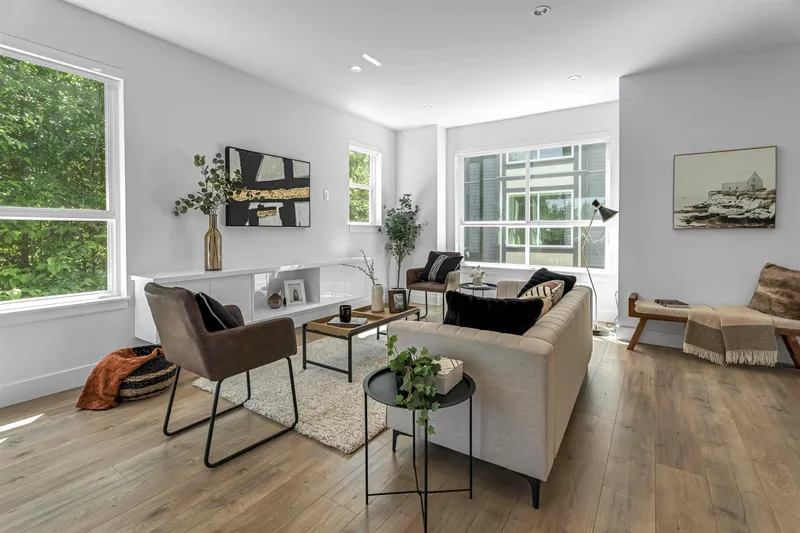 39 6162 138 STREET - photo 1 of 25