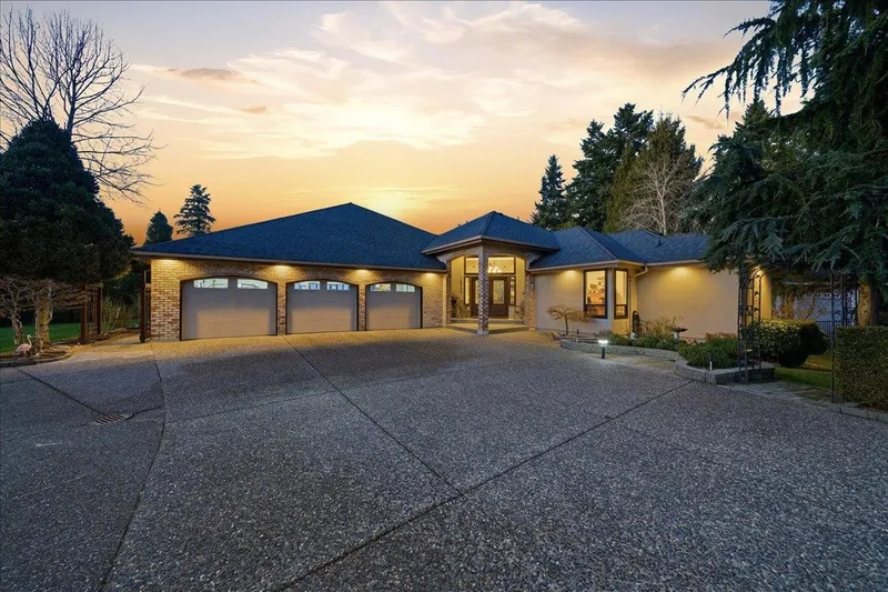 16533 26 AVENUE - photo 1 of 25