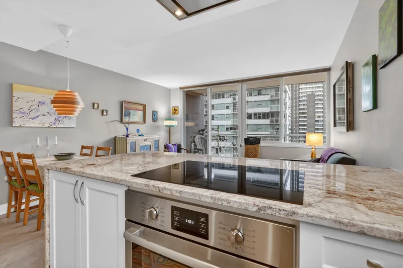 402 1100 HARWOOD STREET - photo 4 of 25