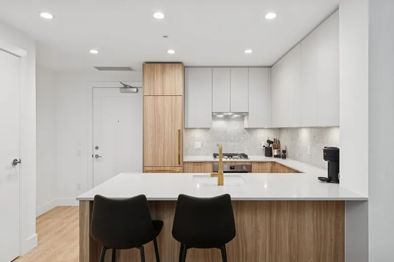 208 2375 EMERY COURT - photo 4 of 25