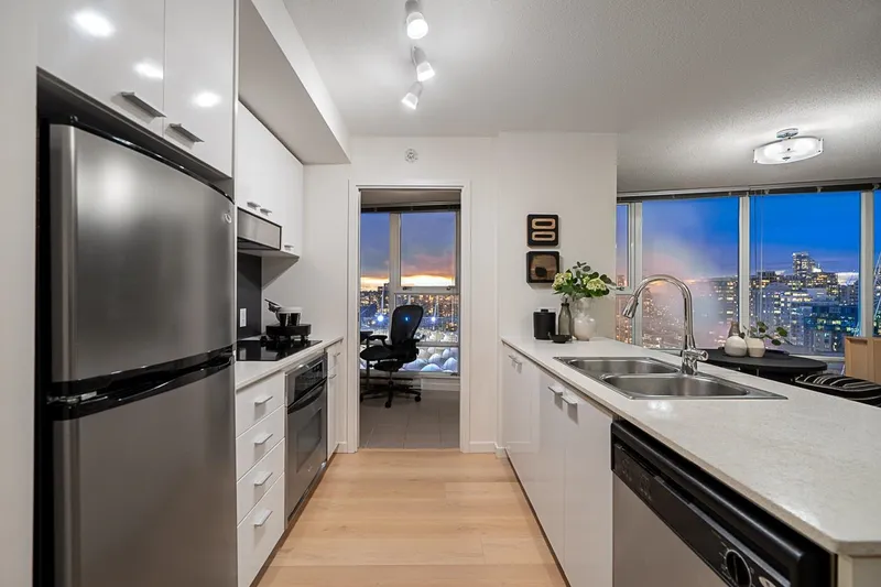 2803 111 W GEORGIA STREET - photo 4 of 25