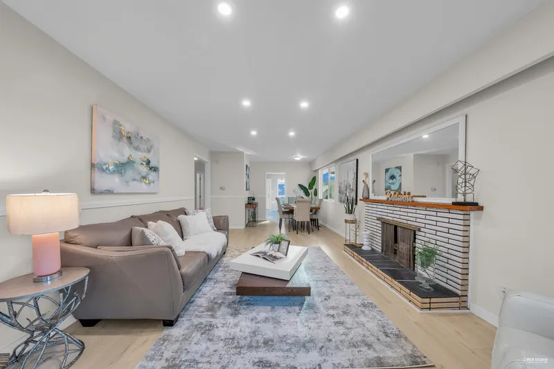 1362 E 60TH AVENUE - photo 2 of 25