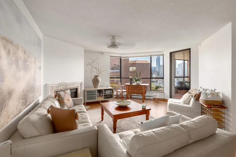 1003 1450 PENNYFARTHING DRIVE - photo 3 of 25