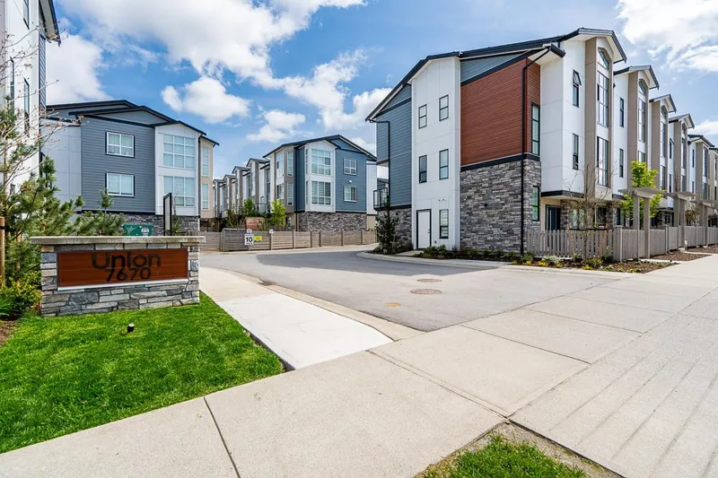 52 7670 207 STREET - photo 2 of 25