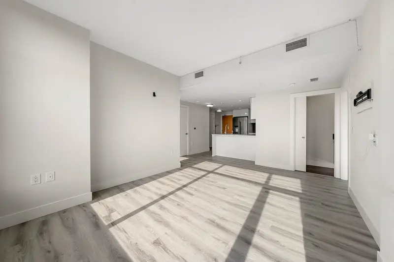 609 3451 SAWMILL CRESCENT - photo 3 of 25