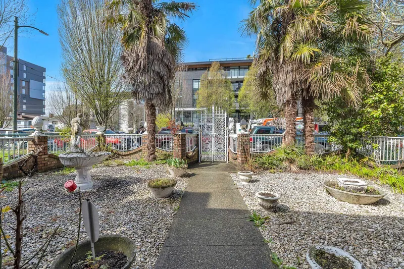 5064 MAIN STREET - photo 3 of 15