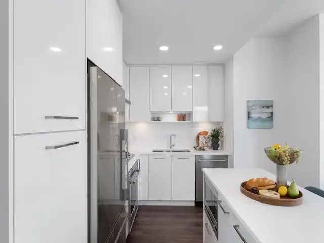 3608 518 CLARKE ROAD - photo 4 of 21