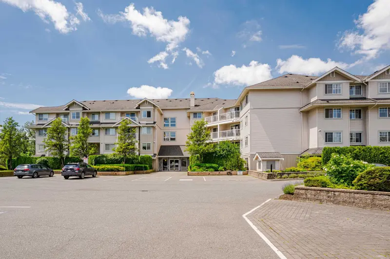 309 19366 65 AVENUE - photo 2 of 25