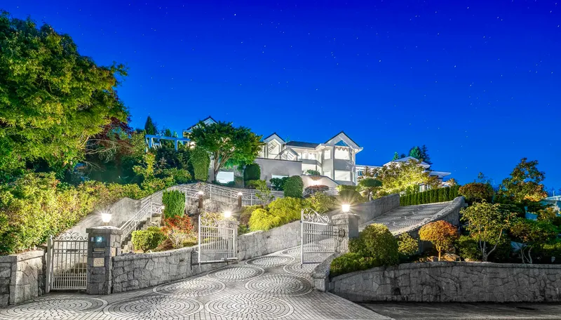 965 KING GEORGES WAY - photo 1 of 25