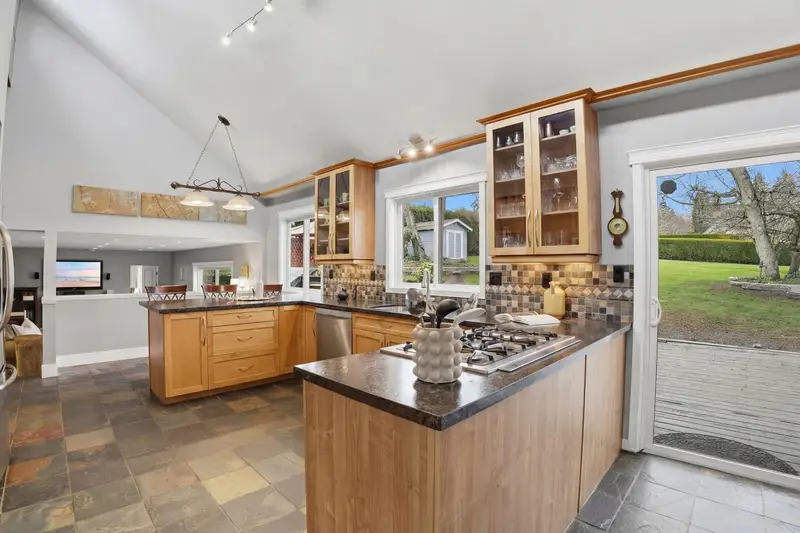 12891 SOUTHRIDGE DRIVE - photo 4 of 25